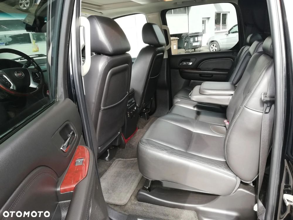 Cadillac Escalade - 7