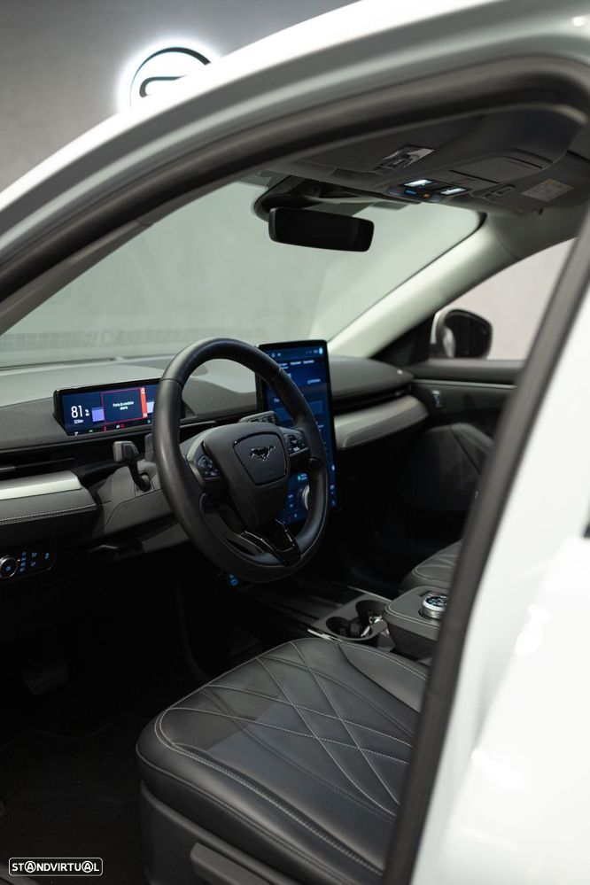 Ford Mustang Mach-E 75.7 kWh Premium AWD - 11