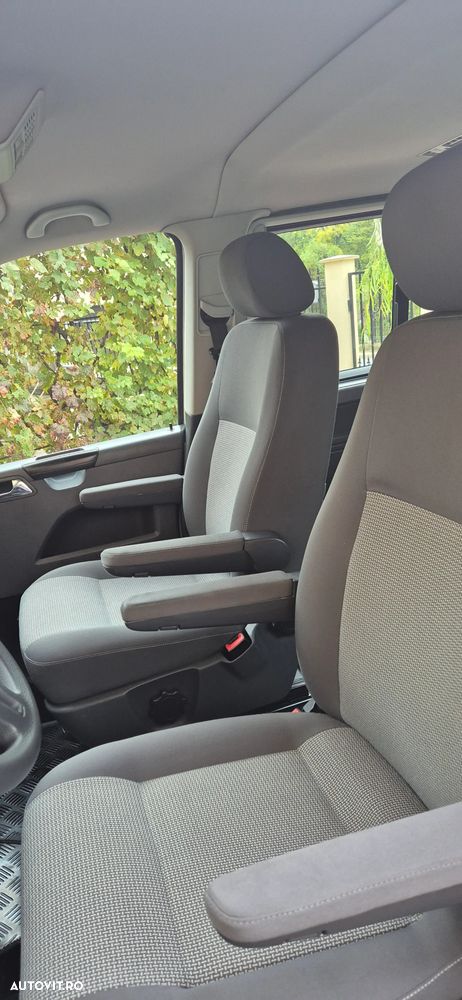 Volkswagen Caravelle - 13