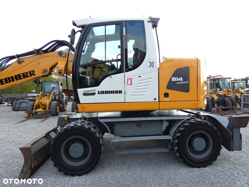 Liebherr 914 Compact / Super Stan / Speeder 30km/h / Łapy + pług / - 34