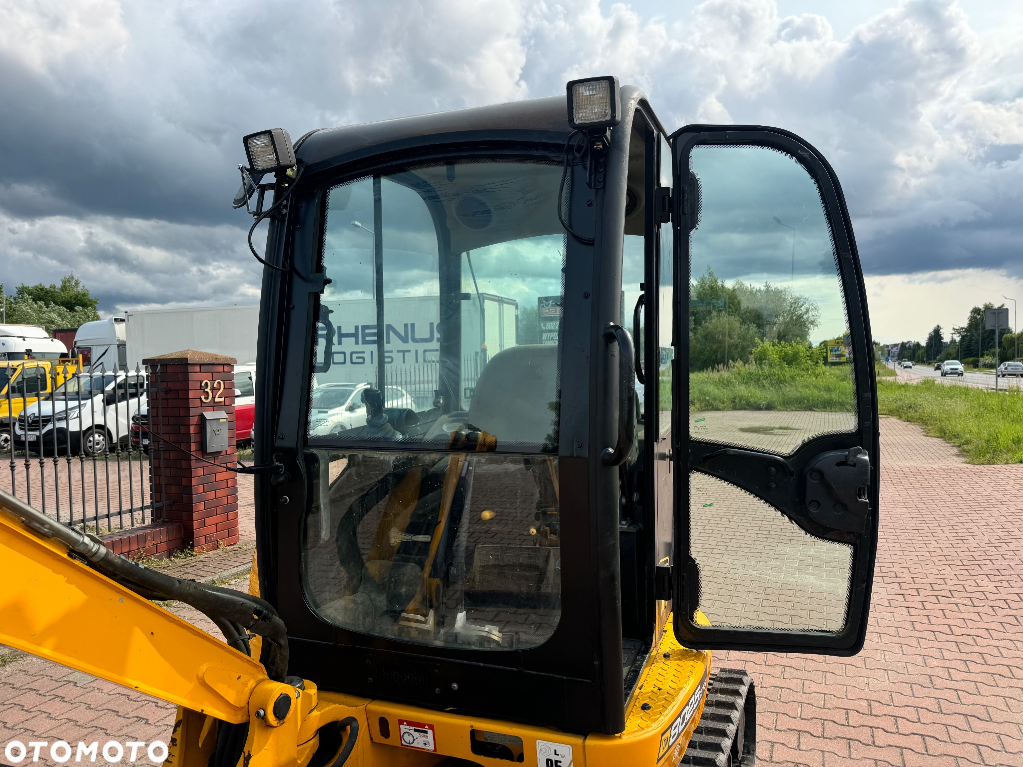 JCB 8025 - 10