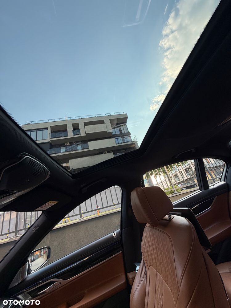 BMW Seria 7 750i xDrive - 30