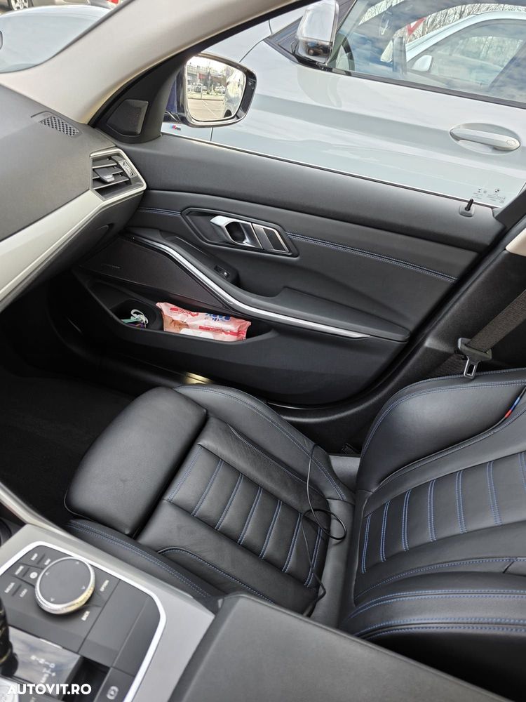 BMW Seria 3 320d xDrive AT MHEV - 23