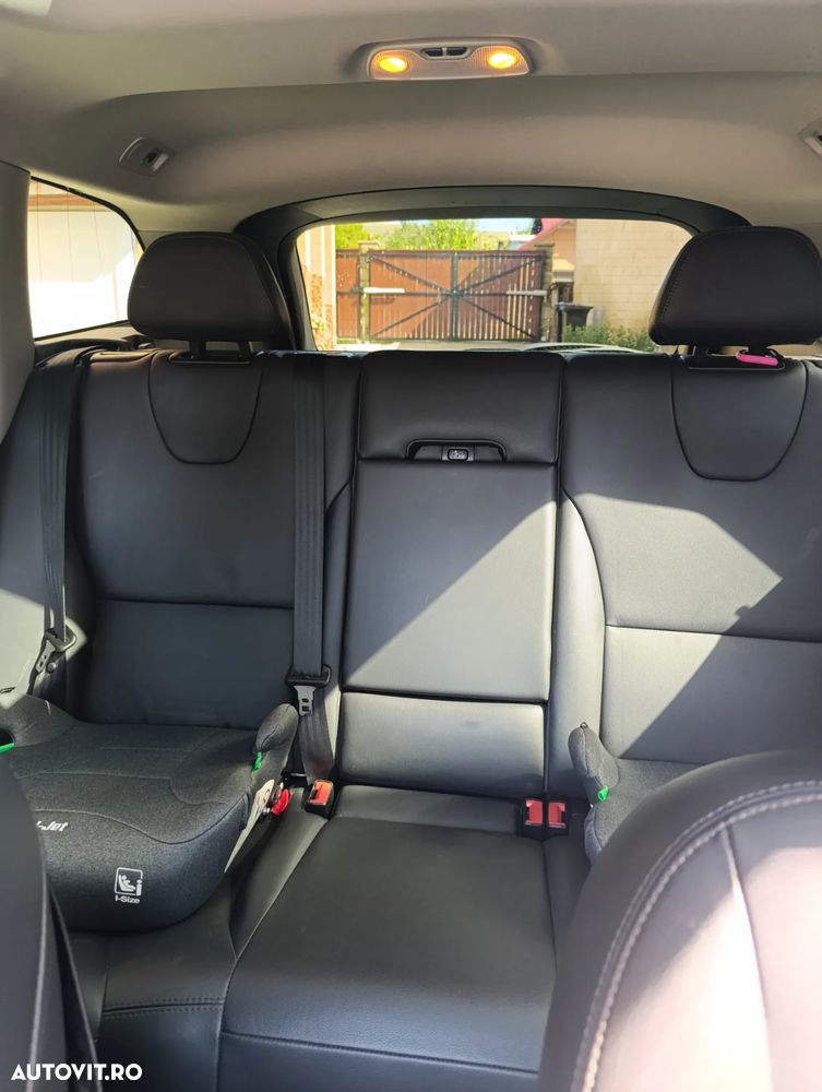 Volvo XC 60 D4 AWD Geartronic Summum - 11