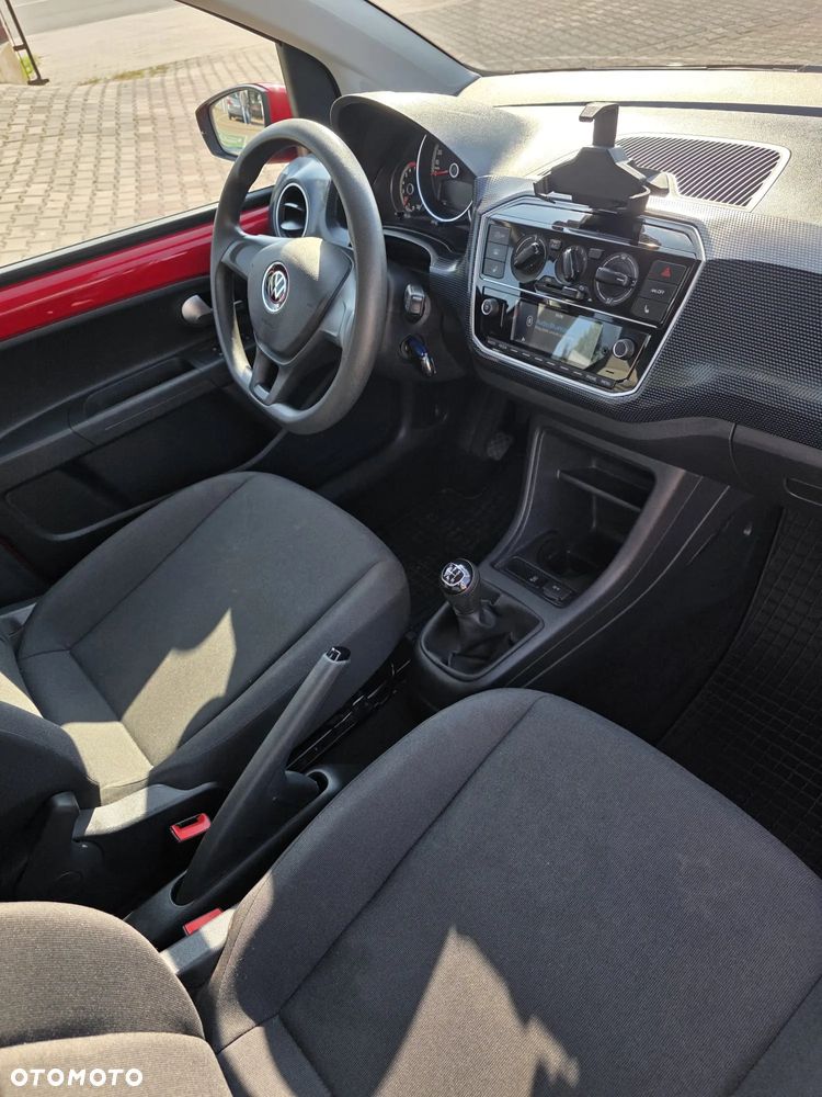 Volkswagen up! Active - 6