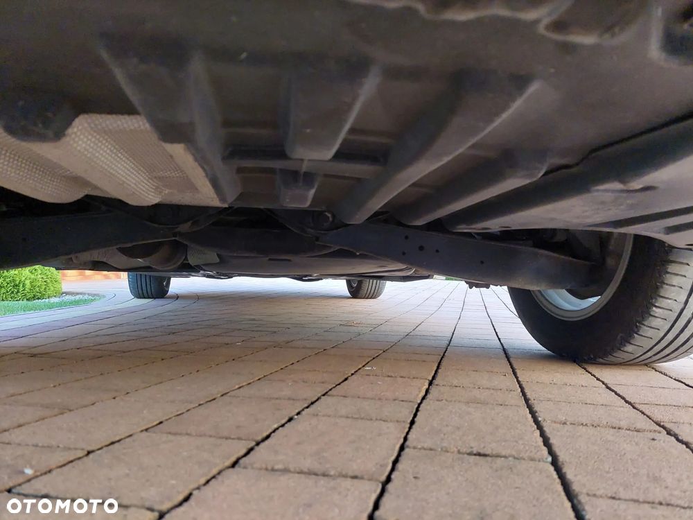 Volkswagen Passat 1.6 Comfortline - 20
