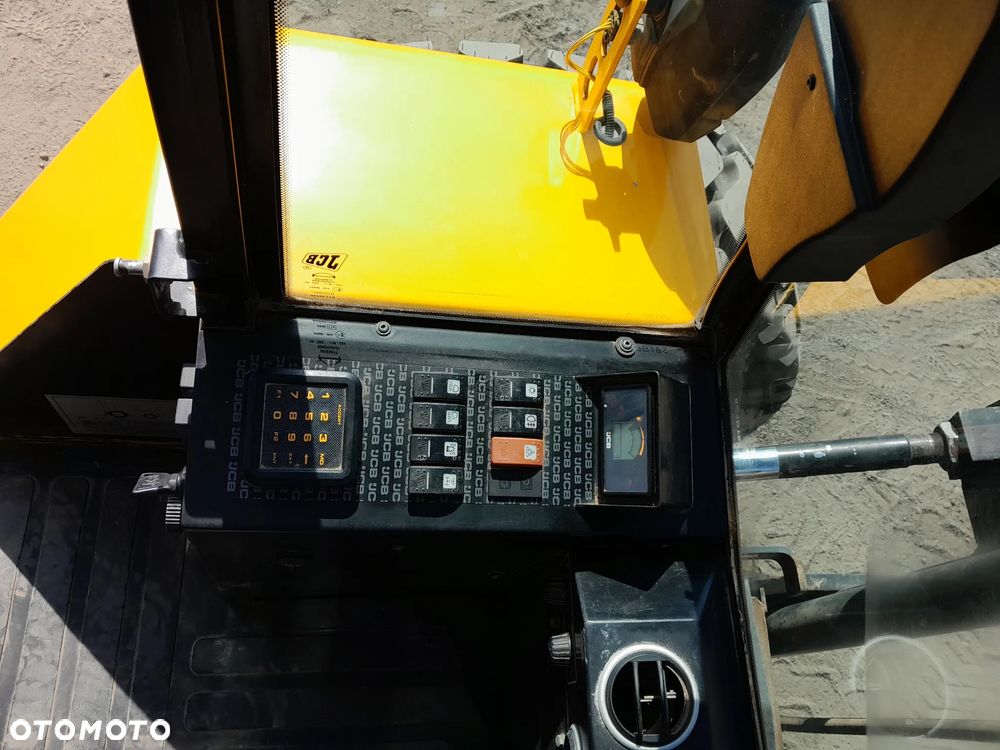 JCB 930-4 940-4 TRIPLEX 4X4 4,5m - 23