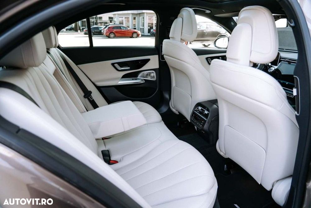 Mercedes-Benz E - 33
