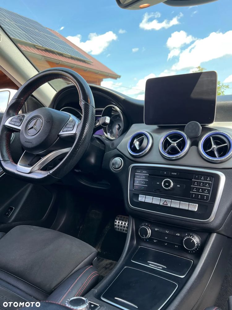 Mercedes-Benz CLA 200 7G-DCT - 8