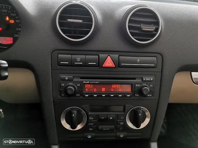 Audi A3 Sportback 2.0 TDi - 10