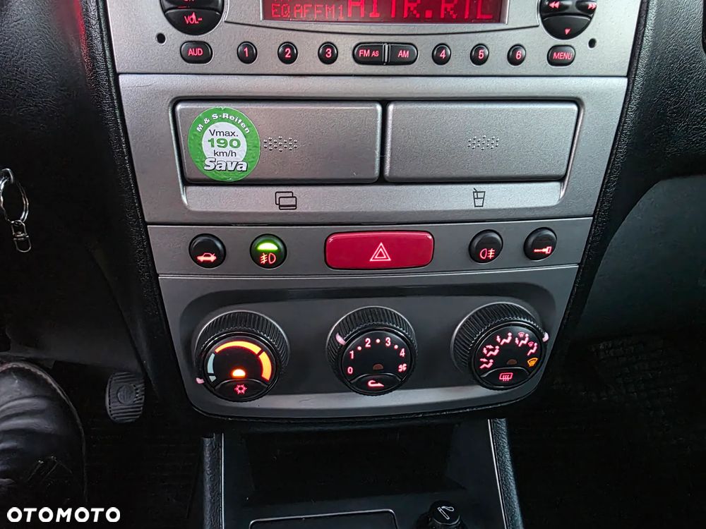 Alfa Romeo 147 1.6 ECO Black Line - 23