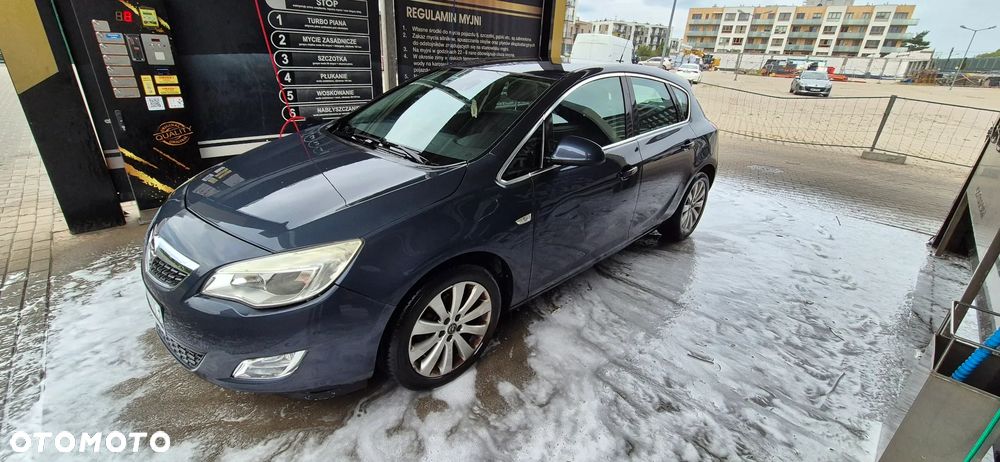 Opel Astra 1.4 T Cosmo - 4