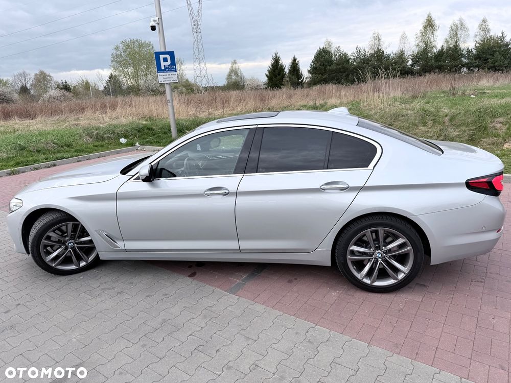 BMW Seria 5 530i xDrive Sport Line - 14