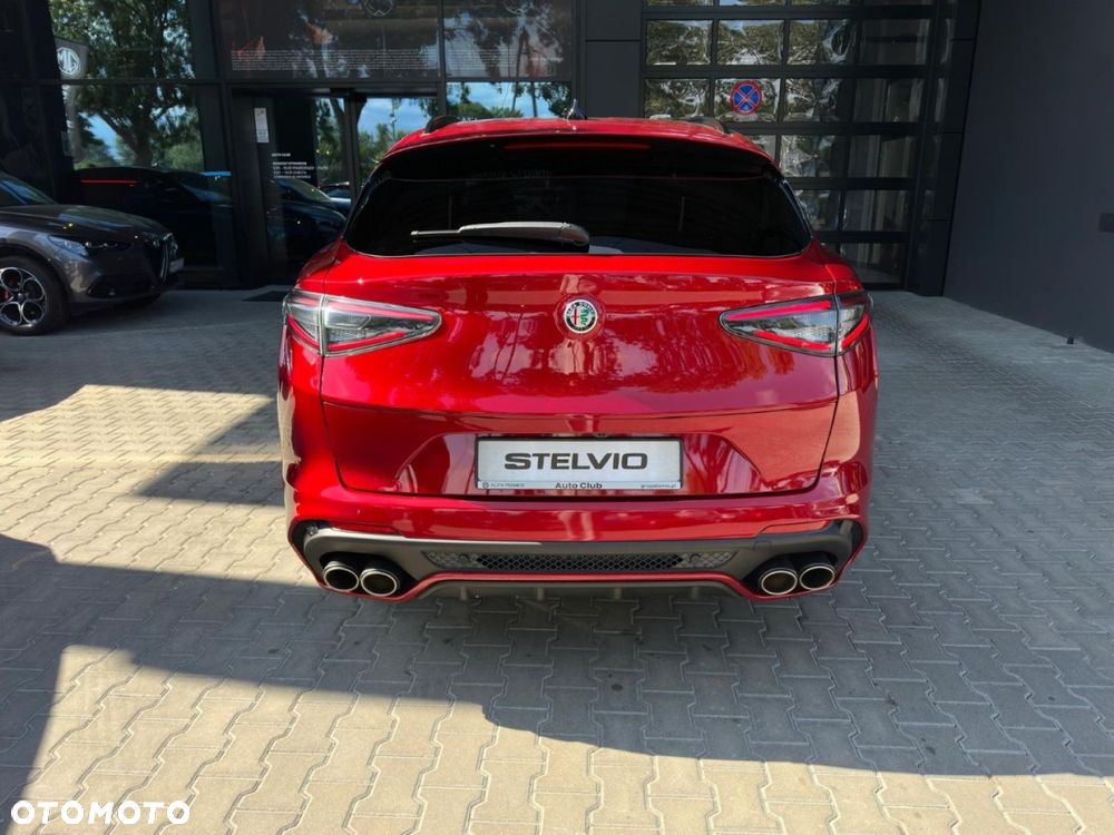 Alfa Romeo Stelvio - 8