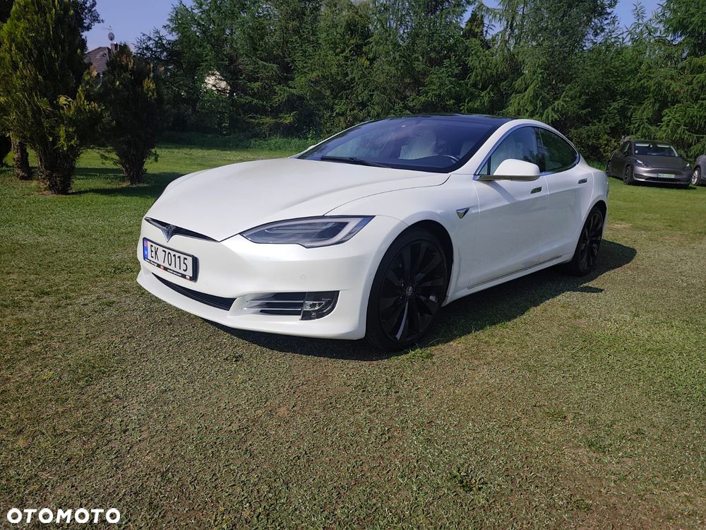 Tesla Model S - 2