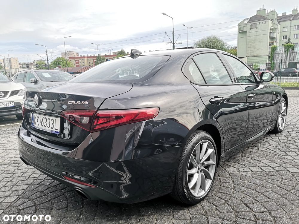 Alfa Romeo Giulia 2.0 Turbo 16V AT8-Q4 Ti - 2