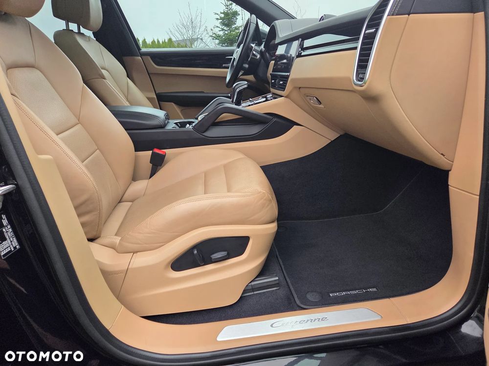 Porsche Cayenne E-Hybrid Tiptronic S - 25