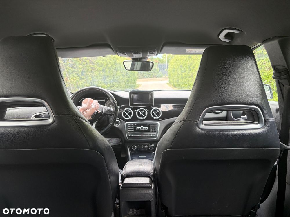 Mercedes-Benz GLA 220 d 4Matic 7G-DCT Style - 25