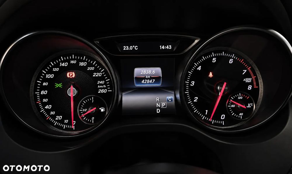 Mercedes-Benz CLA 250 AMG Line 7G-DCT - 24
