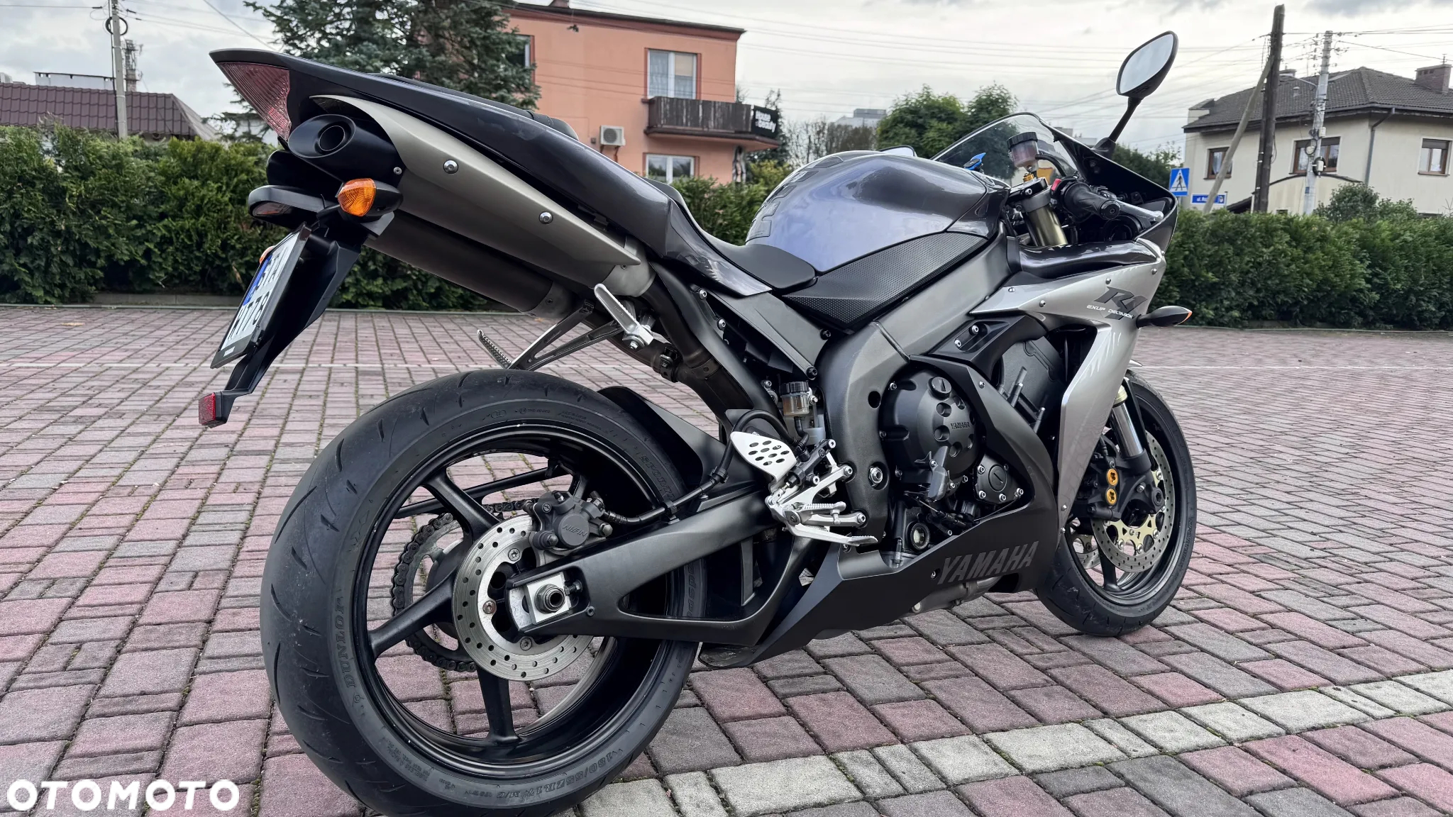 Yamaha R1 - 7