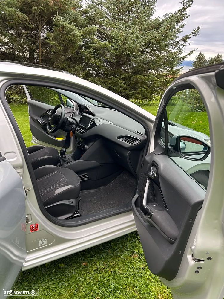 Peugeot 208 1.2 VTi Allure - 3