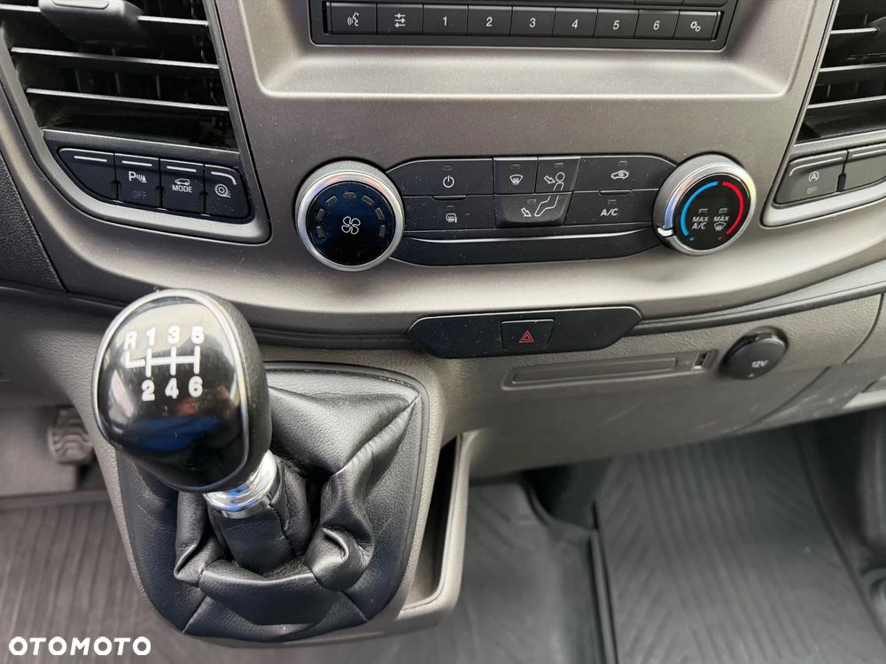 Ford TRANSIT CUSTOM - 22