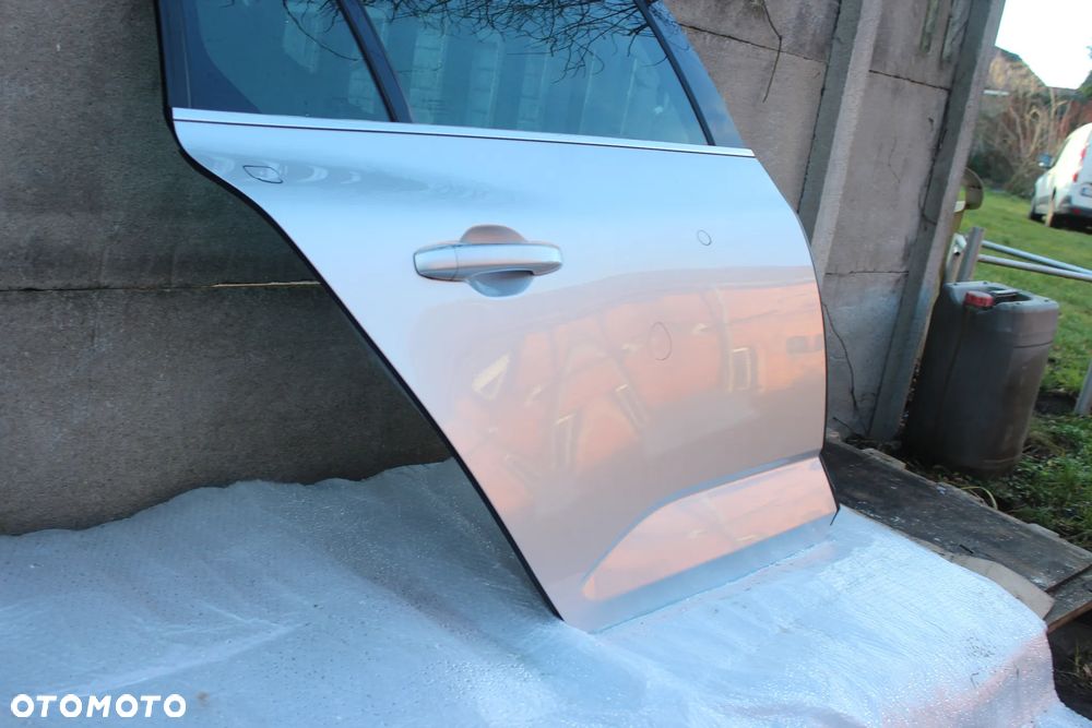 DRZWI TYLNE PRAWE RENAULT MEGANE IV KOMBI TED69 D69 2016 - 11