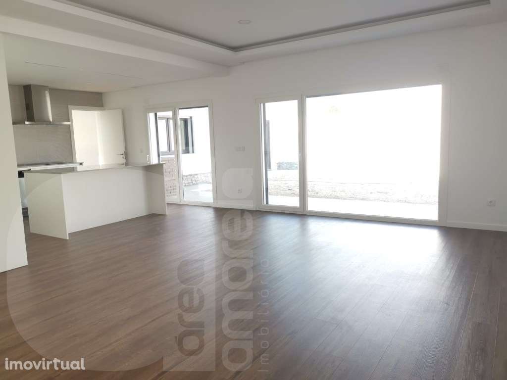 Moradia T4 Fernão Ferro - Grande imagem: 3/16