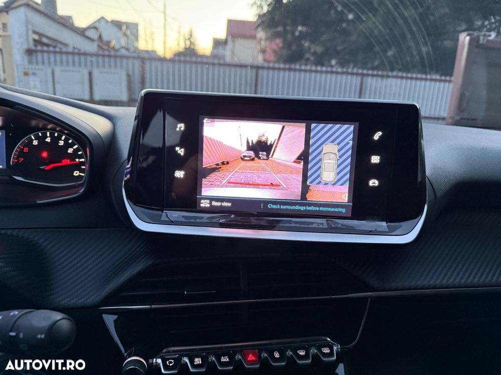 Peugeot 2008 PureTech 130 EAT8 Active - 29