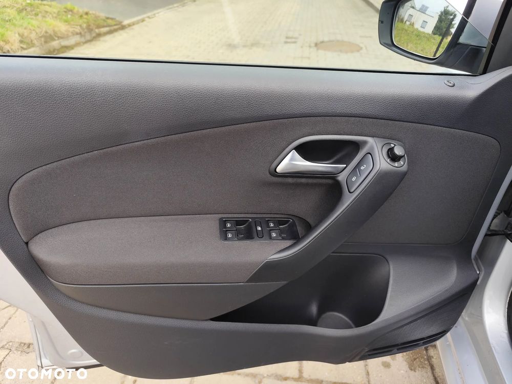 Volkswagen Polo 1.6 TDI Comfortline - 13