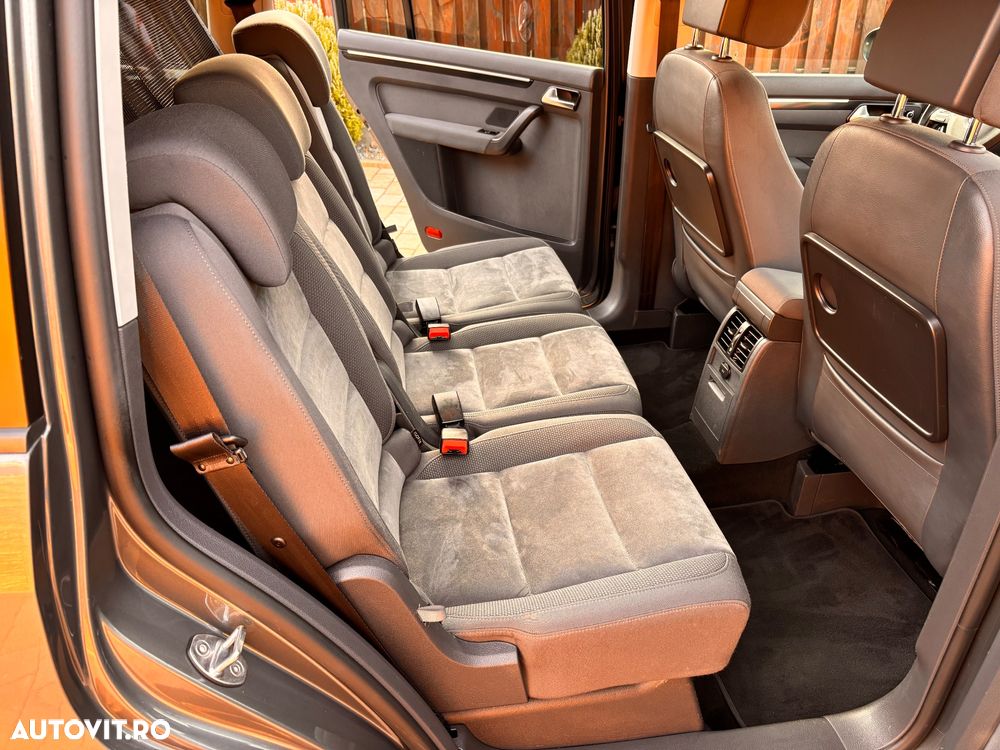 Volkswagen Touran 2.0 TDI DPF Highline - 20