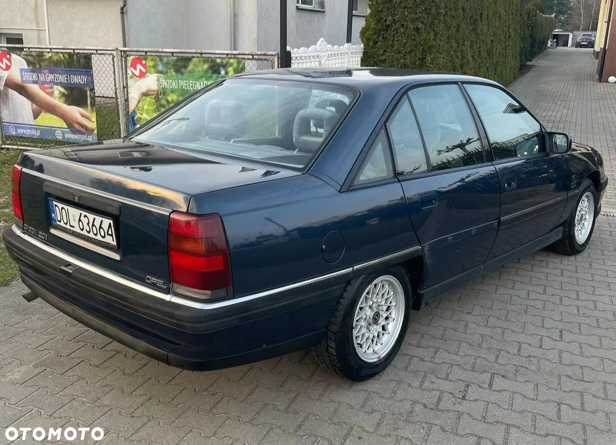 Opel Omega 1.8i LS - 4