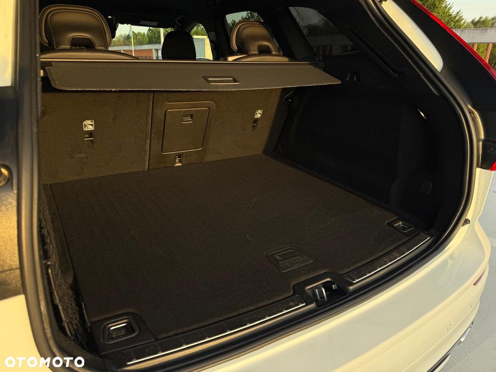 Volvo XC 60 D4 R-Design - 20