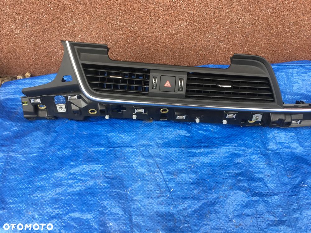 Audi Q5 80A Kratka Nawiewu Środkowa Prawa Ambiente  2017r - 2