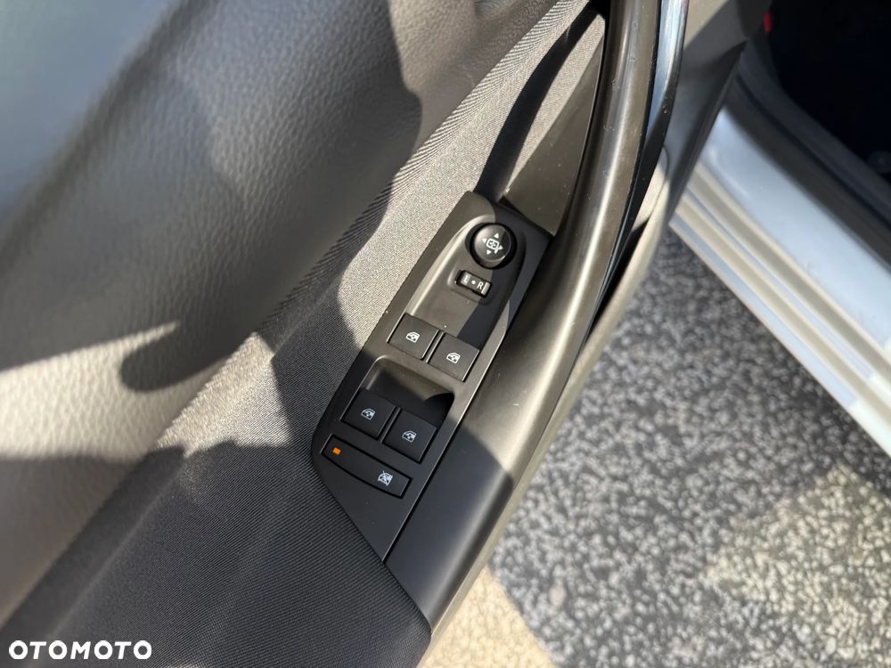 Opel Astra 1.4 Turbo Start/Stop Automatik ON - 29
