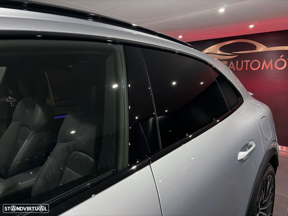 Porsche Macan Electric 4 - 12