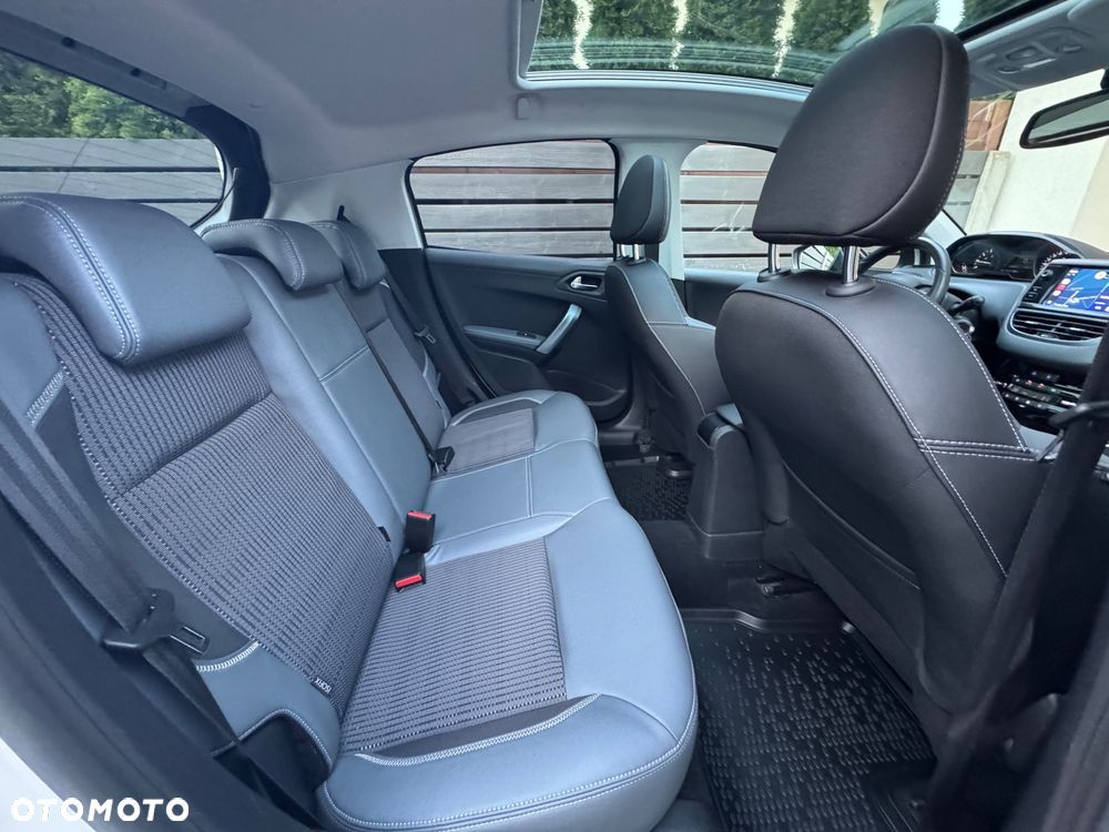 Peugeot 208 1.2 PureTech Allure S&S - 24