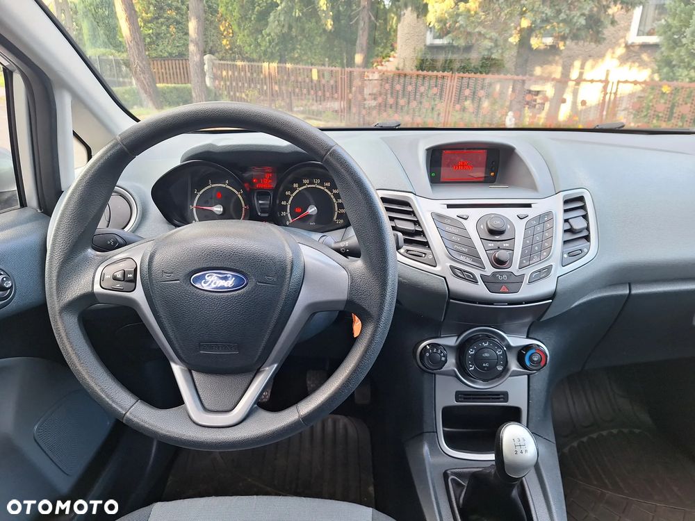 Ford Fiesta - 9