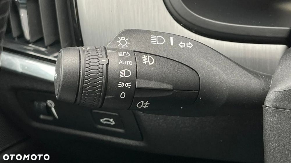 Volvo V90 D3 AWD Momentum - 23