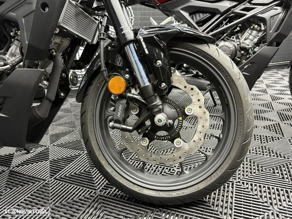 Honda CB 125 R - 7