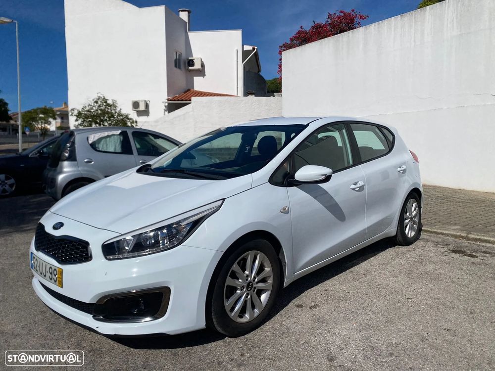 Kia Ceed 1.4 CRDi Nav Line - 1