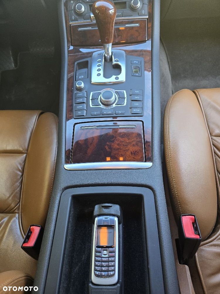 Audi A8 3.2 FSI Quattro - 12