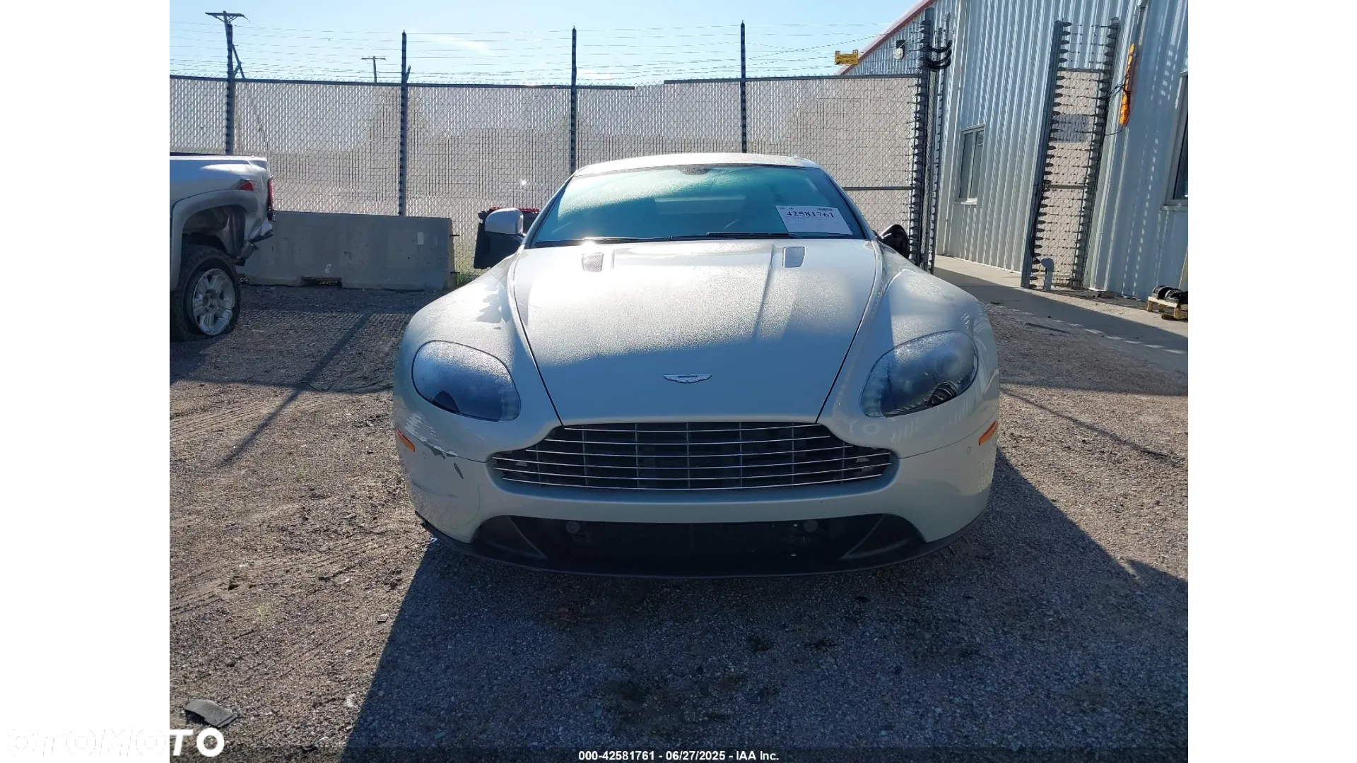 Aston Martin V8 Vantage - 2