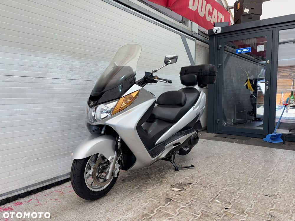 Suzuki Burgman - 8