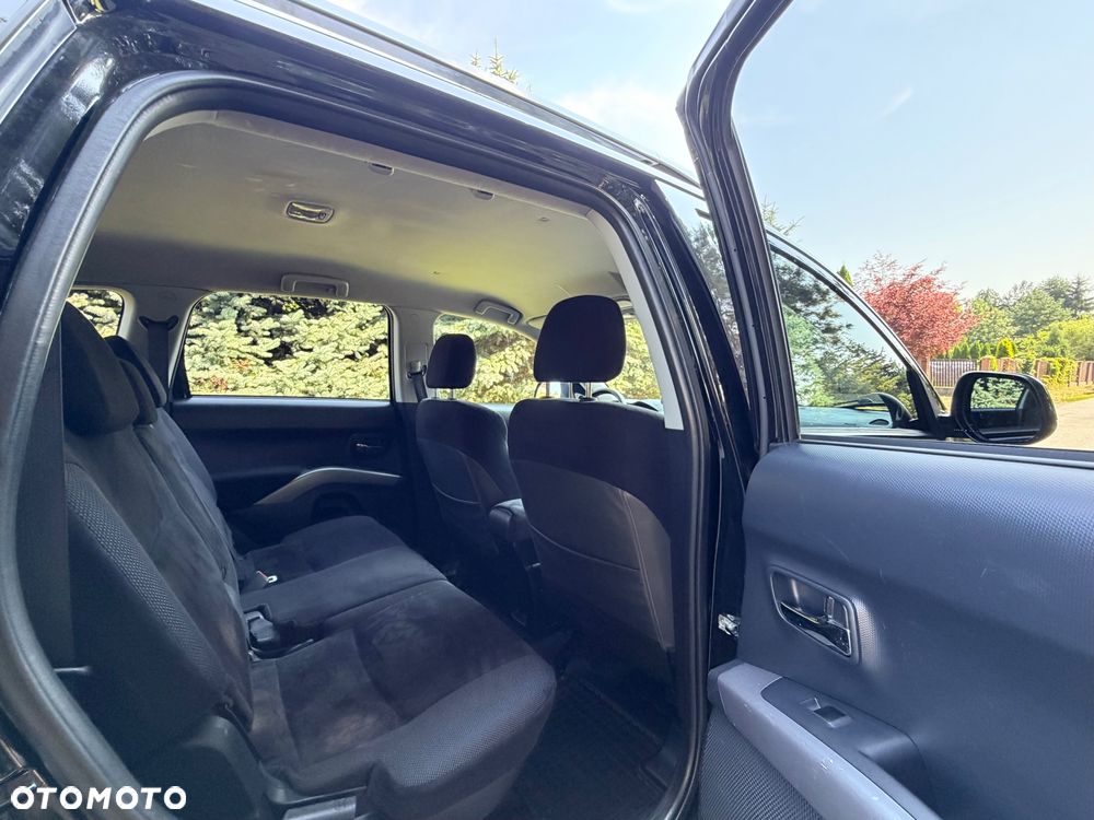 Mitsubishi Outlander 2.0 DID Intense + - 26
