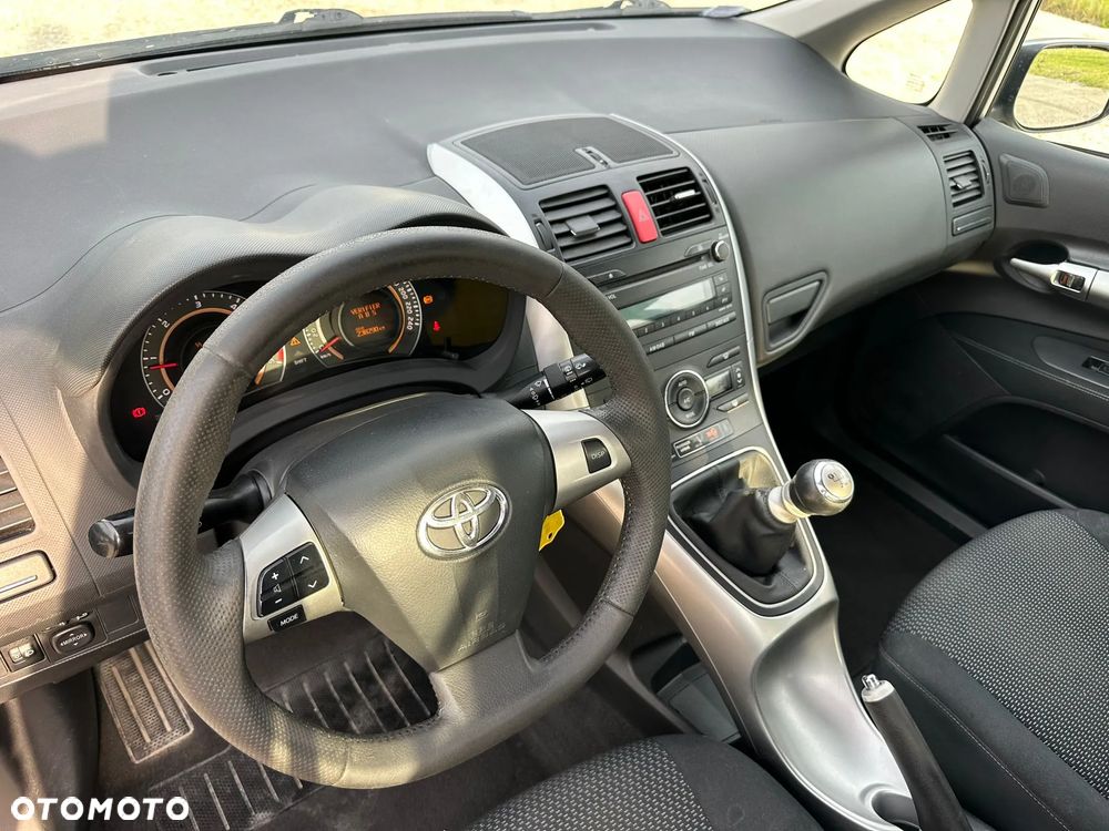 Toyota Auris 1.4 D-4D - 14