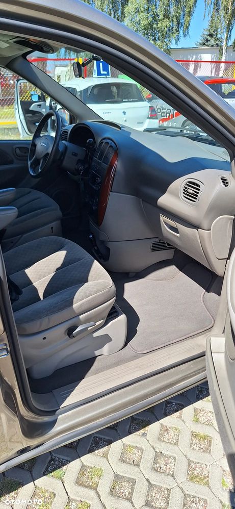 Chrysler Grand Voyager 2.8 CRD LX - 11