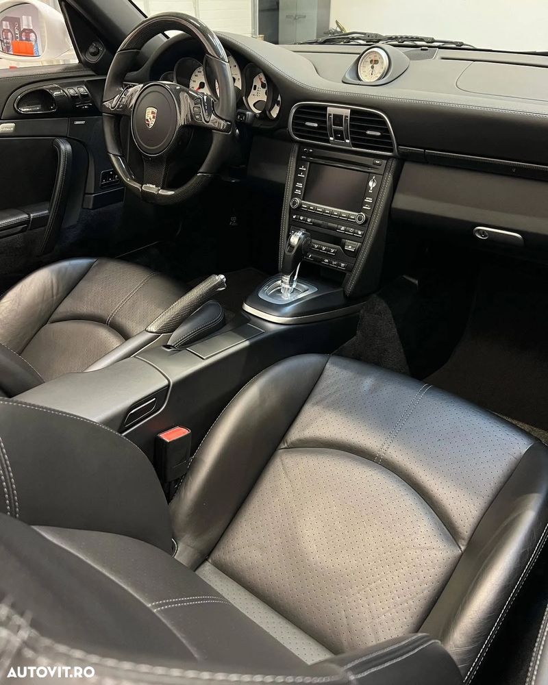 Porsche 911 Carrera 4S PDK - 9