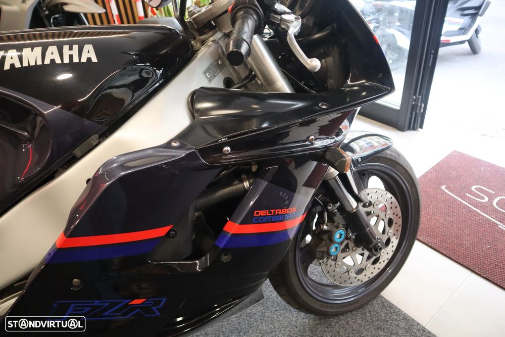 Yamaha FZR GENESIS - 11