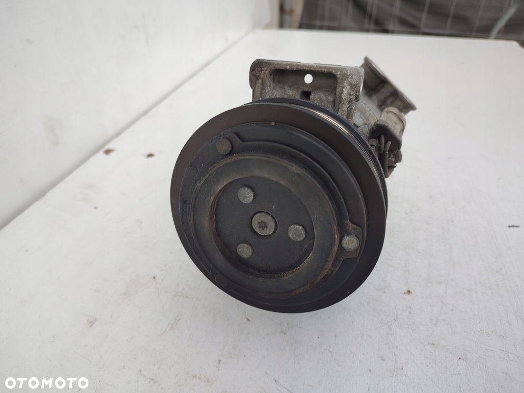 Sprężarka klimatyzacji OPEL ZAFIRA B 2.2 BENZYNA 13124753 - 1